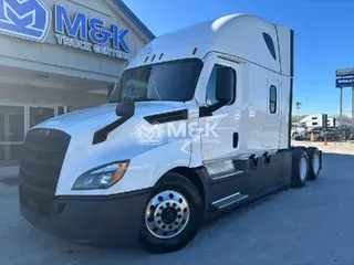 2021 FREIGHTLINER Cascadia 126