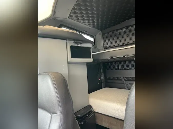 2019 KENWORTH W900