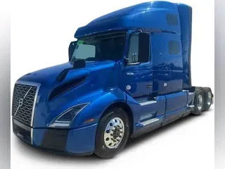 2021 Volvo VNL64T760
