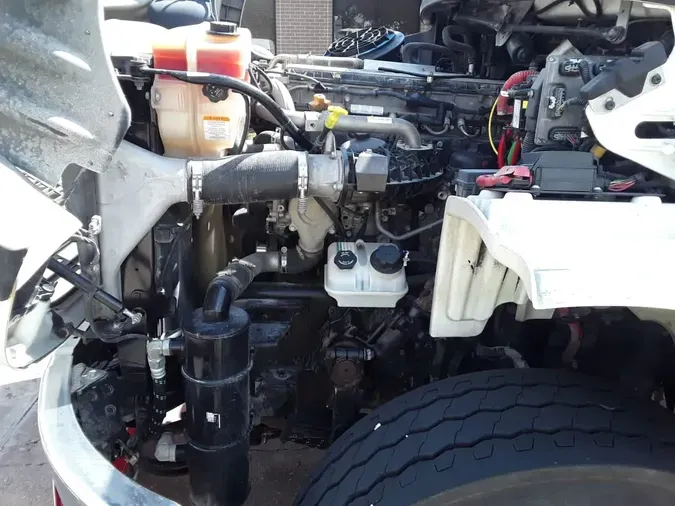 2018 FREIGHTLINER M2-112