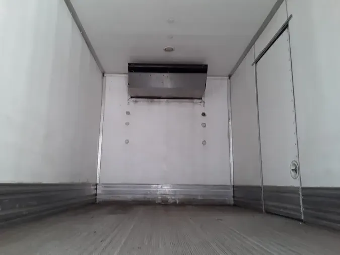 2017 FREIGHTLINER M2 106