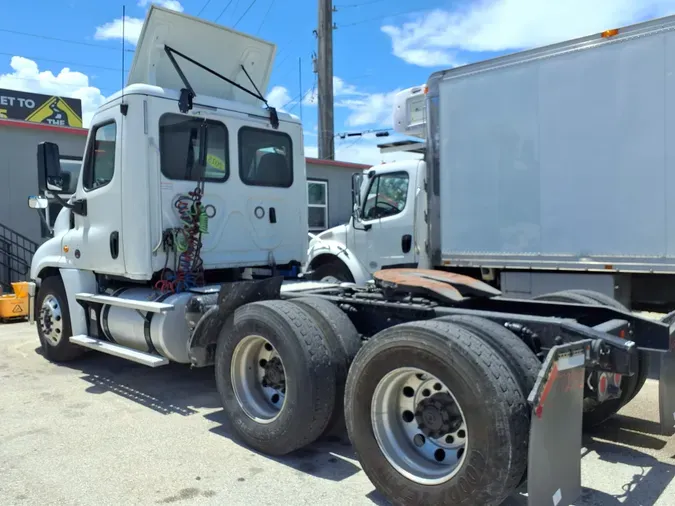 2018 FREIGHTLINER/MERCEDES CASCADIA 125