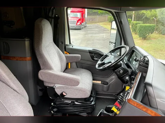 2021 INT LT625 6x4