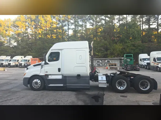 2021 Freightliner Cascadia 12643081f7213577d2cb19d8f9525500543
