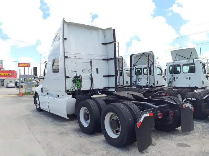 2020 NAVISTAR INTERNATIONAL LT625 SLPR CAB