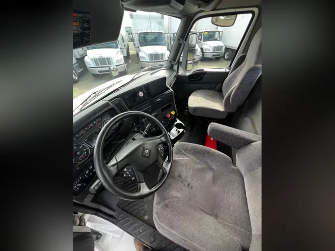 2019 NAVISTAR INTERNATIONAL RH613 DAYCAB S/A