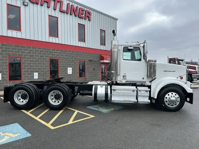 2022 Western Star 4900 SF