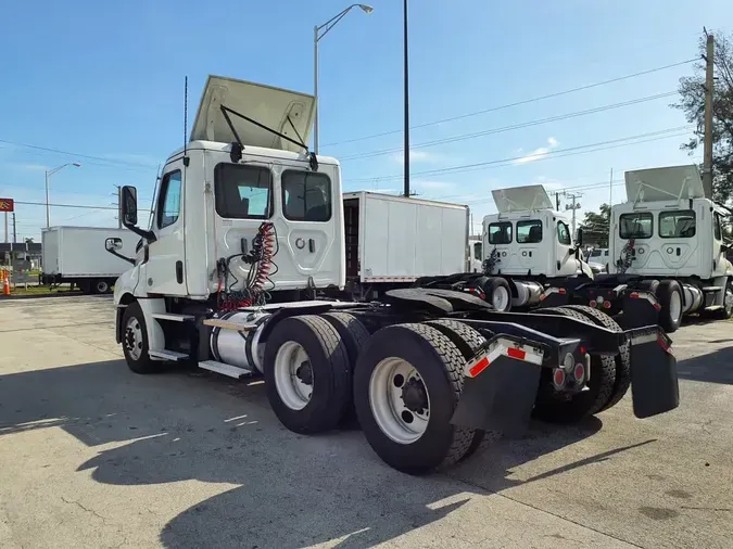 2020 FREIGHTLINER/MERCEDES NEW CASCADIA PX12664