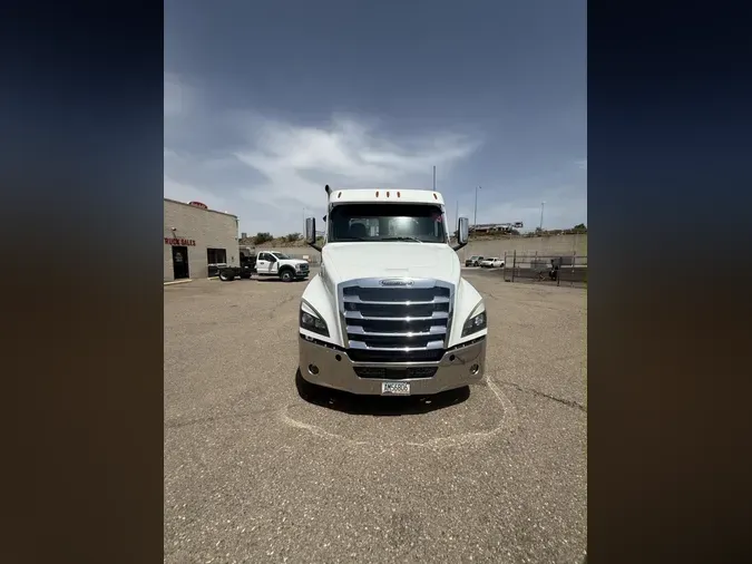 2025 Freightliner Cascadia