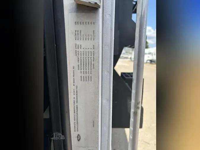 2012 MACK GRANITE GU713
