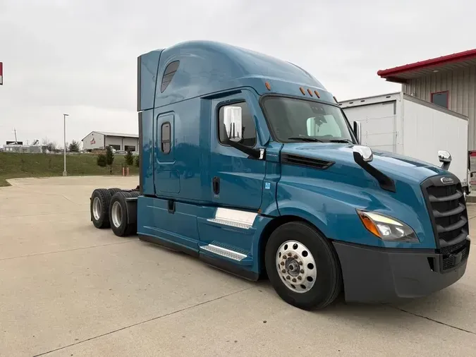 2022 Freightliner Cascadia®4320274c934d788236663bd62d395e0c