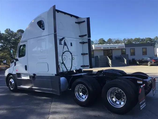 2021 FREIGHTLINER CA126