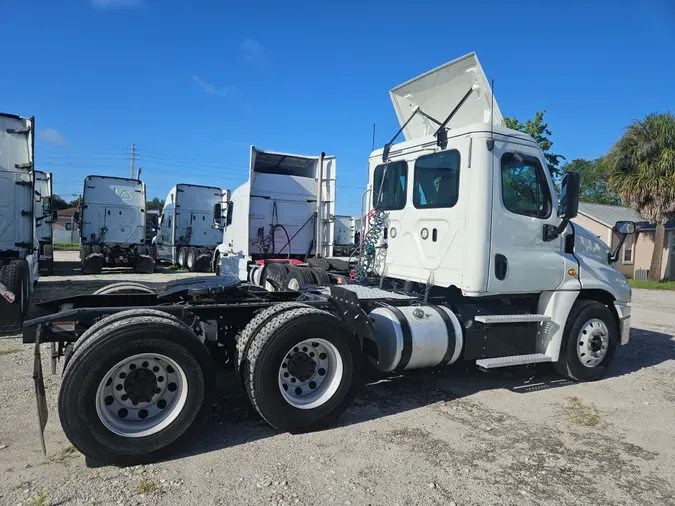 2018 FREIGHTLINER/MERCEDES CASCADIA 125