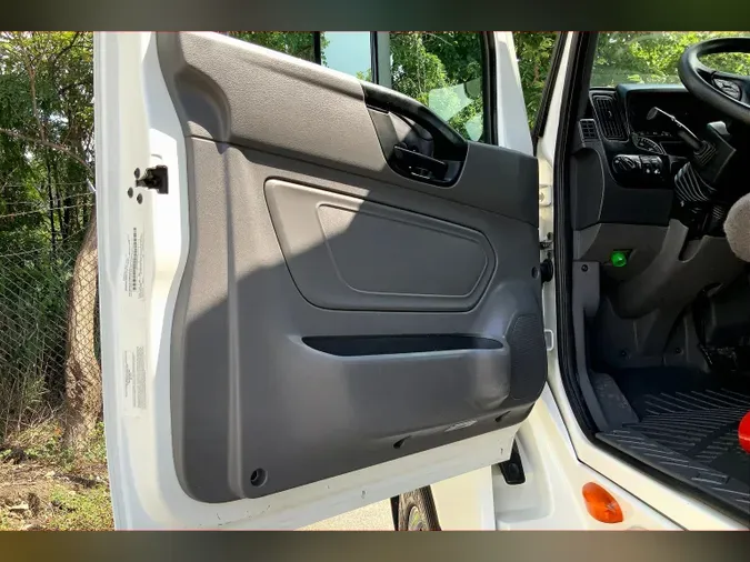 2022 INT LT625 6x4