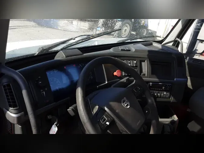 2020 Volvo VNL300