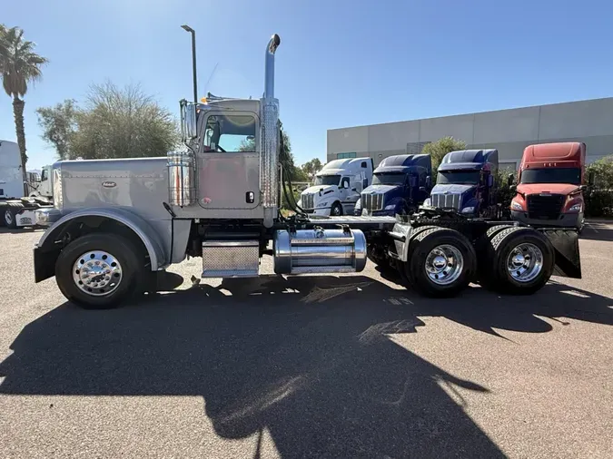 2020 Peterbilt 389