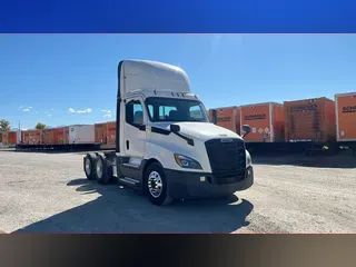 2020 Freightliner Cascadia 126