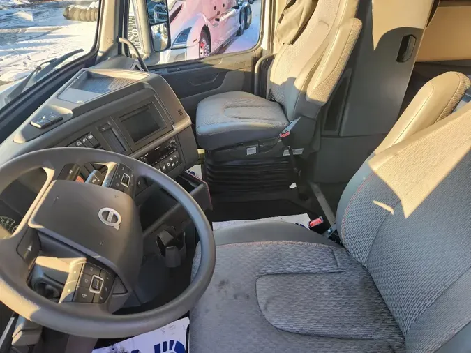 2024 VOLVO VNL64T7604337cc4c47cb75b5051d9894e6e95ef9
