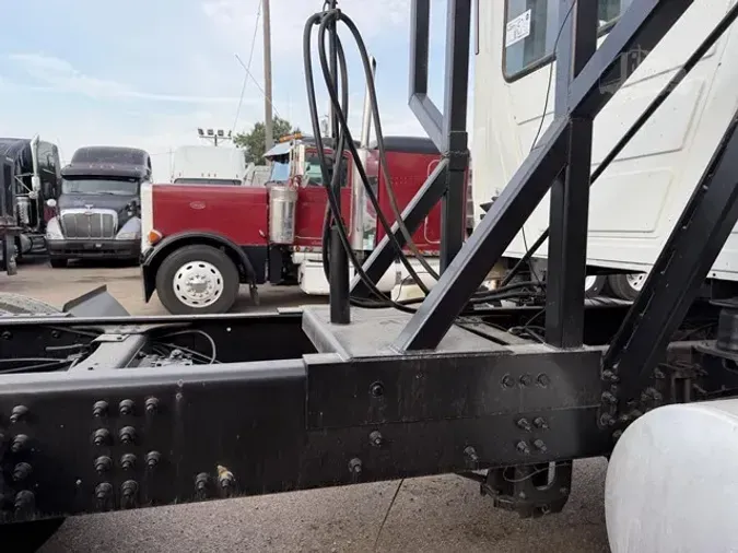 2005 MACK CH613