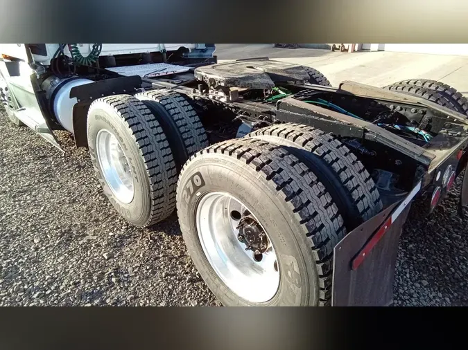 2020 Freightliner Cascadia 12643395c5b8520cc3d8b2aa7d0feccc1ca