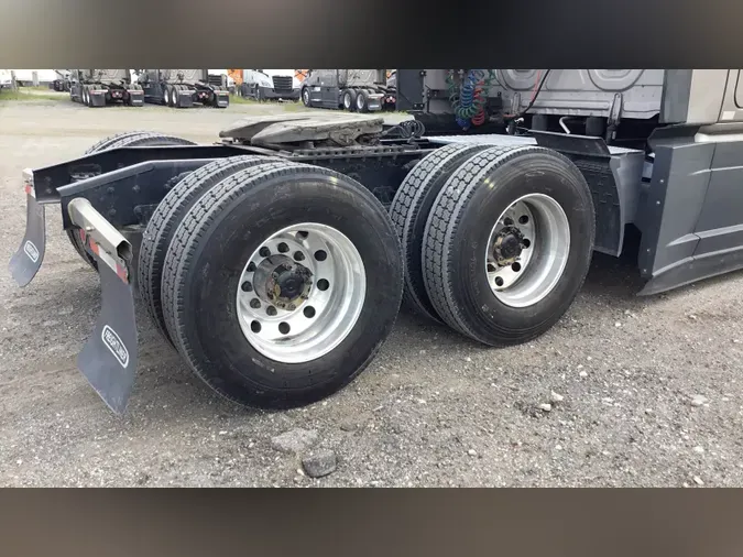 2025 Freightliner Cascadia 1264339619c7fc3a78f869ed741ce6965fc