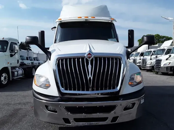 2019 NAVISTAR INTERNATIONAL LT625 SLPR CAB