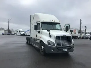 2018 FREIGHTLINER X12564ST