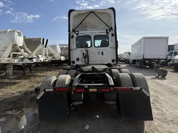 2020 FREIGHTLINER CASCADIA 116
