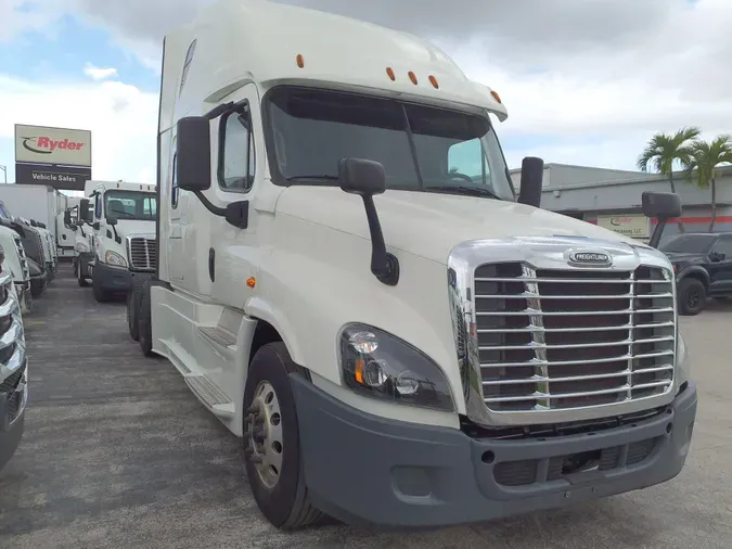 2019 FREIGHTLINER/MERCEDES CASCADIA 125