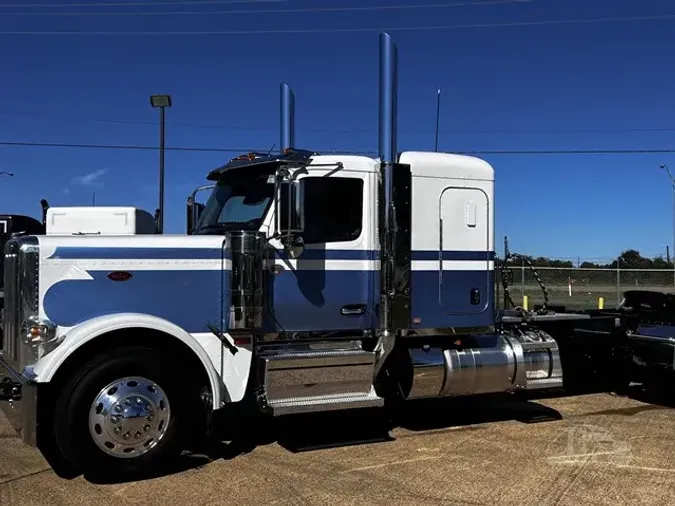 2025 PETERBILT 589