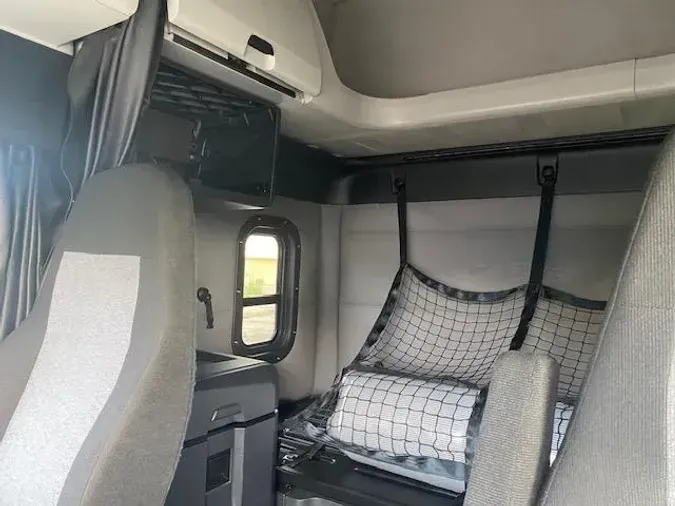 2021 Freightliner Cascadia