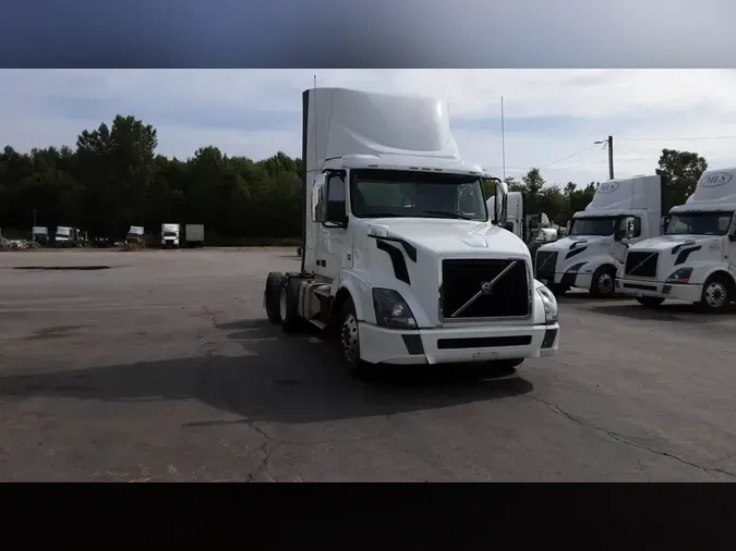 2016 Volvo VNL3004349b17ee2f5c8a9aef78d6329da32ce