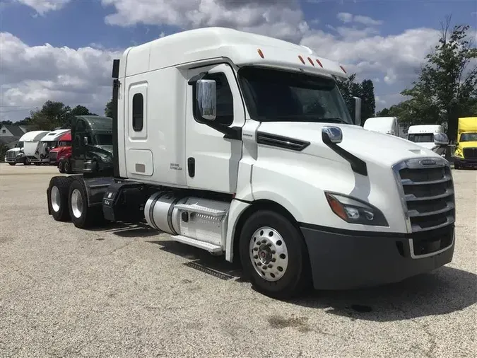 2019 FREIGHTLINER CA126