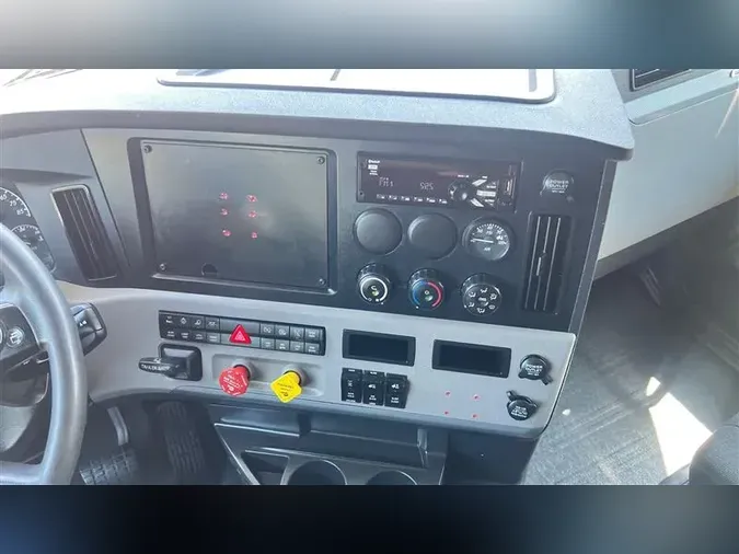 2020 FREIGHTLINER CA116