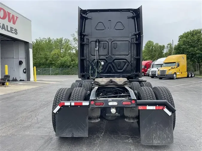 2022 FREIGHTLINER CA126