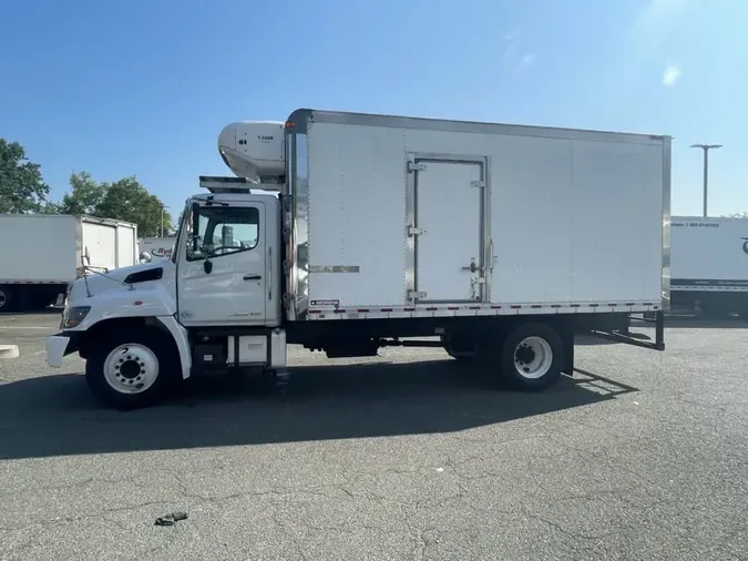 2019 HINO 338