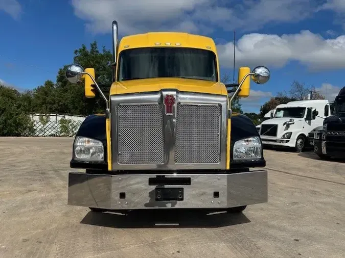 2019 KENWORTH T880