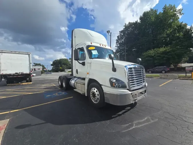 2019 FREIGHTLINER/MERCEDES CASCADIA 125435473589c7695d679951267d608e0d8