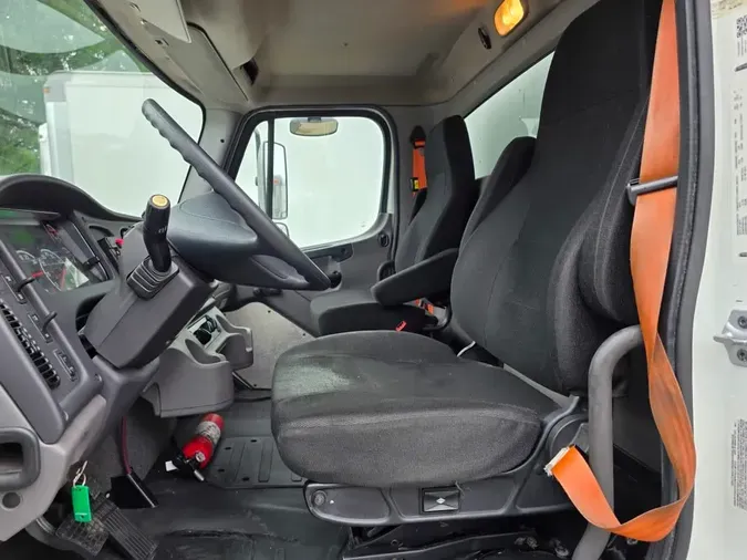 2018 FREIGHTLINER M2 106