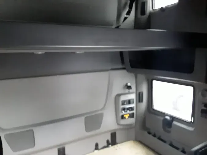 2019 NAVISTAR INTERNATIONAL LT625 SLPR CAB