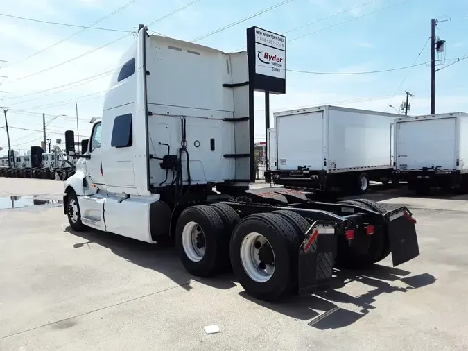 2019 NAVISTAR INTERNATIONAL LT625 SLPR CAB