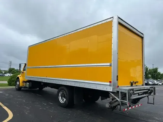 2019 Freightliner Business Class M2 106