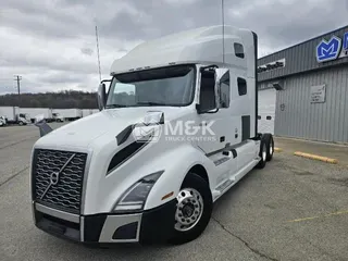 2021 VOLVO VNL64T760