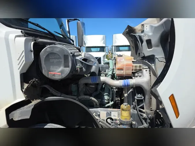 2019 Volvo VNL300