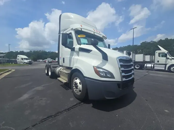 2019 FREIGHTLINER/MERCEDES NEW CASCADIA 116