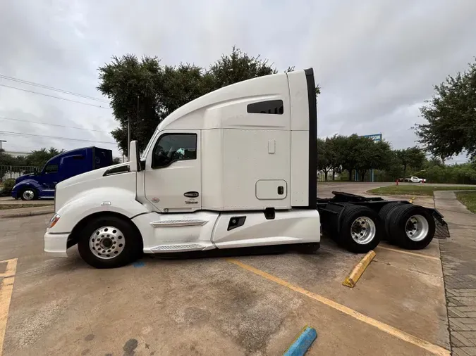 2022 Kenworth T680