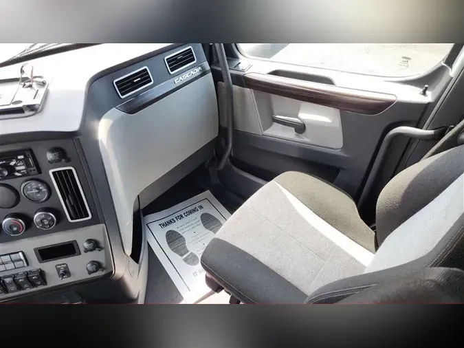 2020 FREIGHTLINER CA126