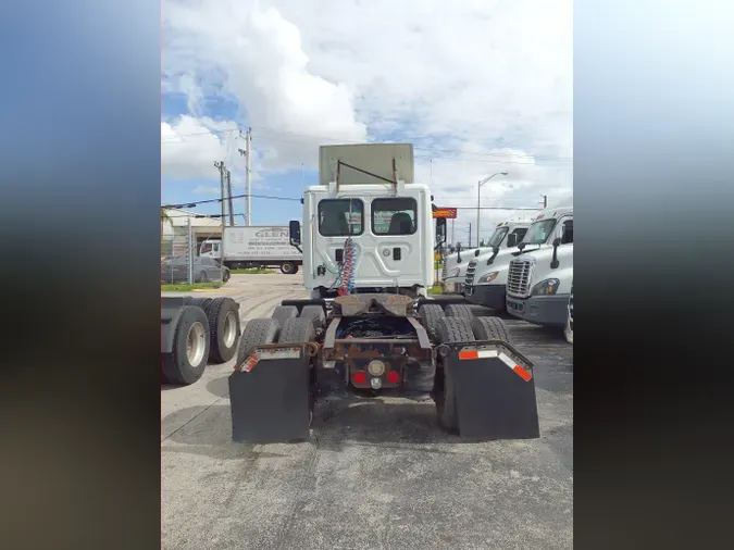 2016 FREIGHTLINER/MERCEDES CASCADIA 125