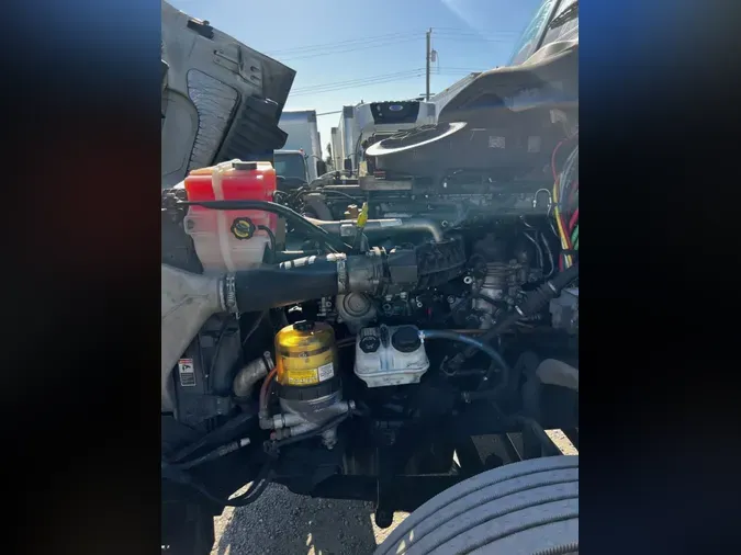2019 FREIGHTLINER CASCADIA 125