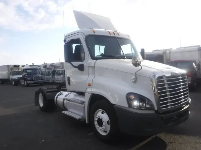 2019 FREIGHTLINER/MERCEDES CASCADIA 125